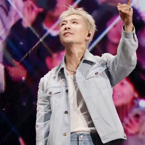 男生和女生女生在床上搓搓免费
