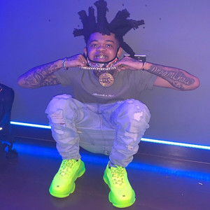 男生和女生女生在床上搓搓免费
