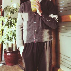 男生和女生女生在床上搓搓免费
